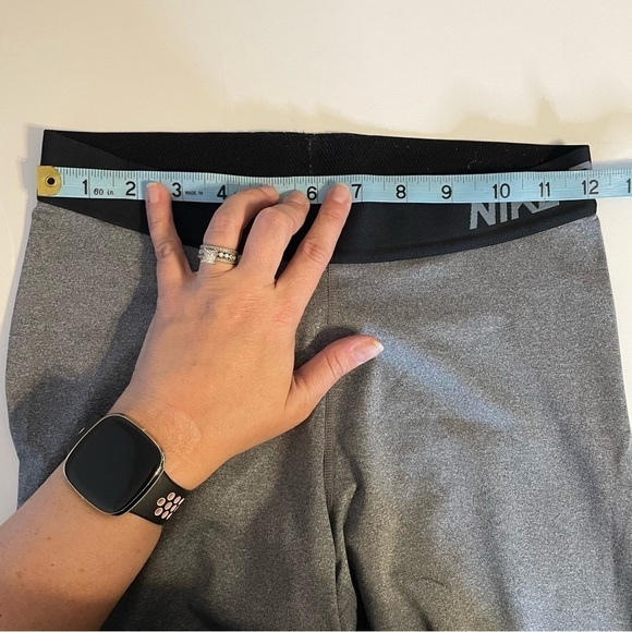 Nike Dri Fit Gray Leggings Size Medium - Picture 6 of 8